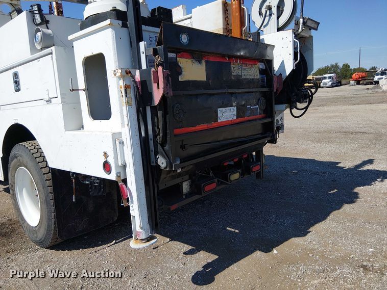 image for item NU9765 2014 Freightliner 108SD utility / service truck