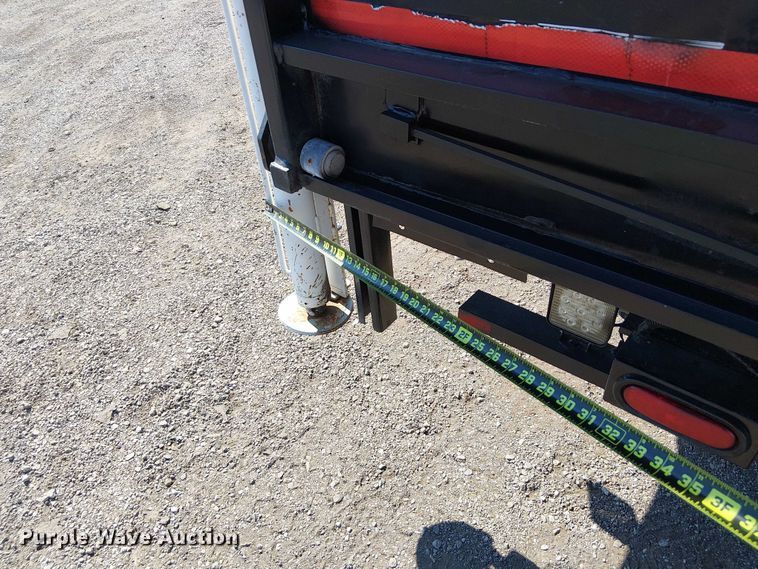 image for item NU9765 2014 Freightliner 108SD utility / service truck