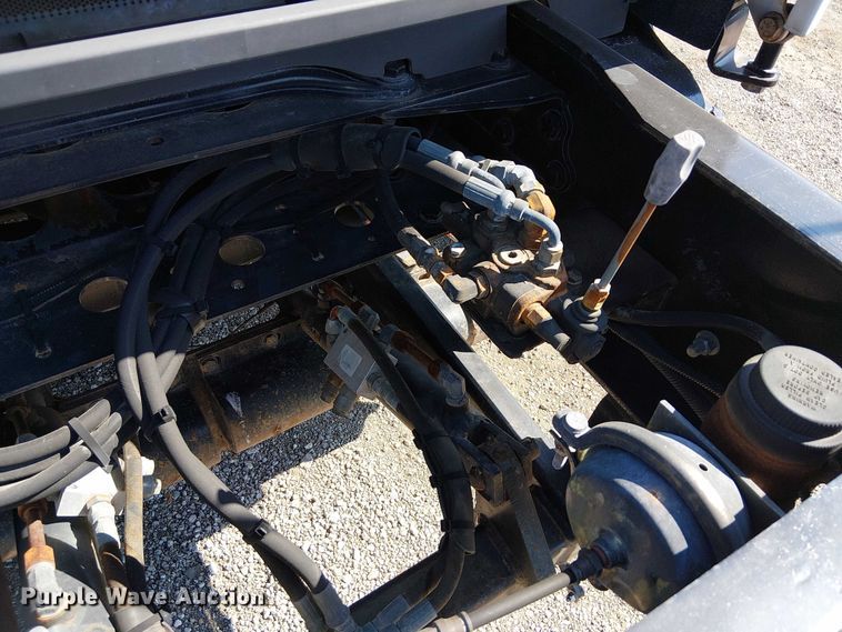 image for item NU9765 2014 Freightliner 108SD utility / service truck