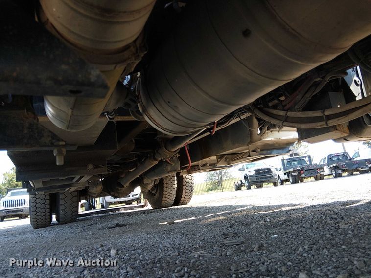 image for item NU9765 2014 Freightliner 108SD utility / service truck