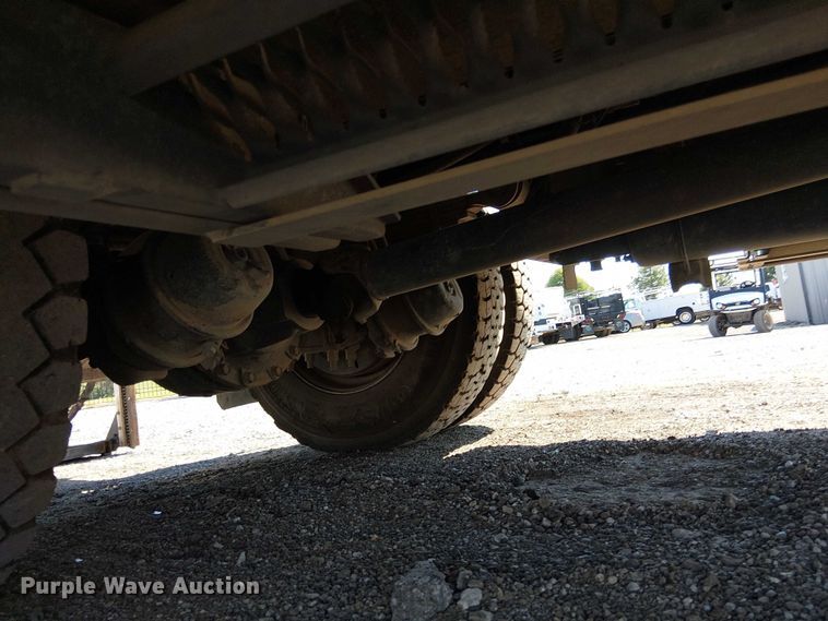 image for item NU9765 2014 Freightliner 108SD utility / service truck