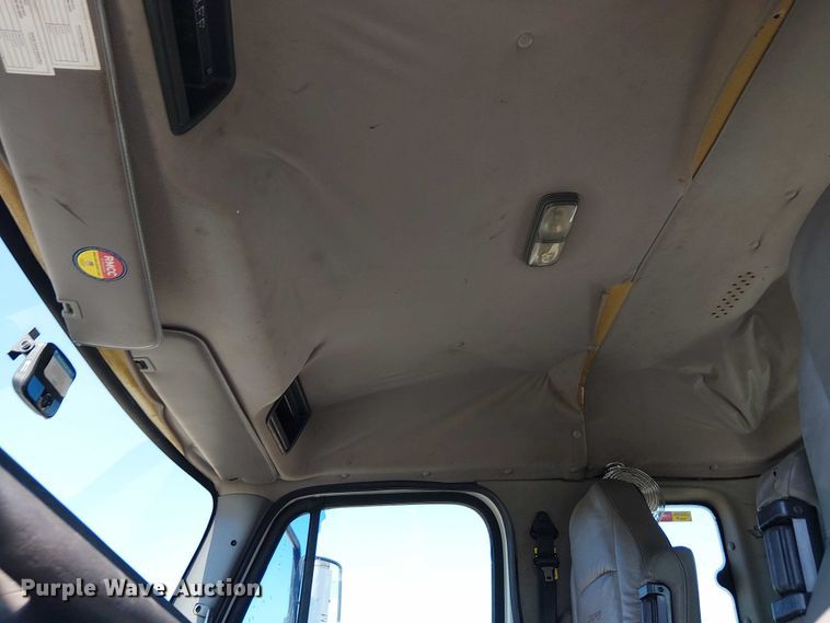 image for item NU9765 2014 Freightliner 108SD utility / service truck