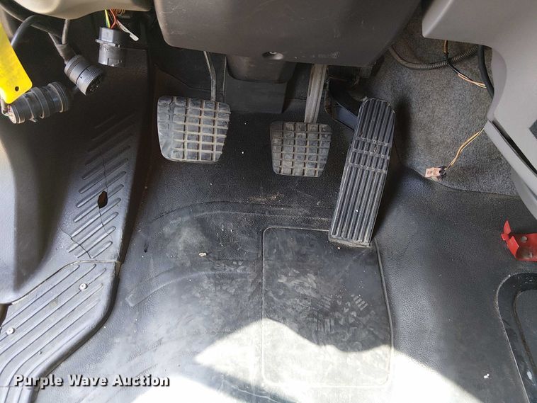 image for item NU9765 2014 Freightliner 108SD utility / service truck