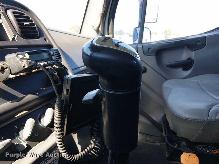 image for item NU9765 2014 Freightliner 108SD utility / service truck