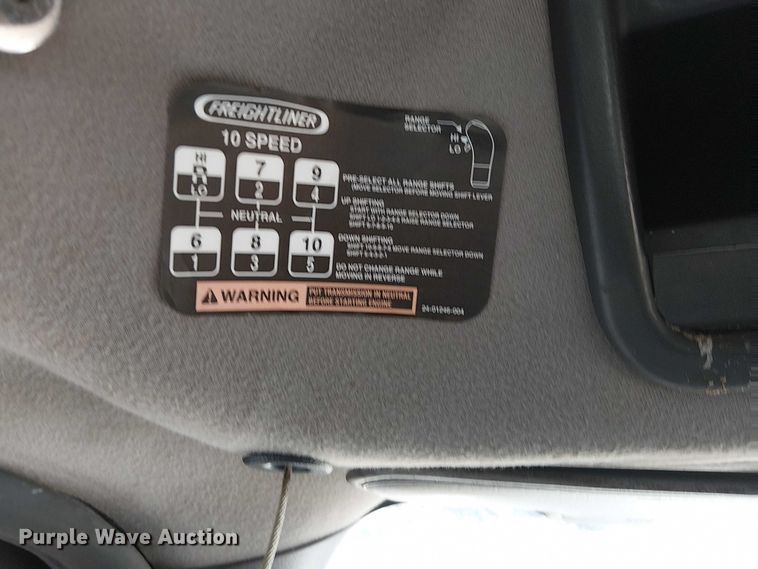 image for item NU9765 2014 Freightliner 108SD utility / service truck