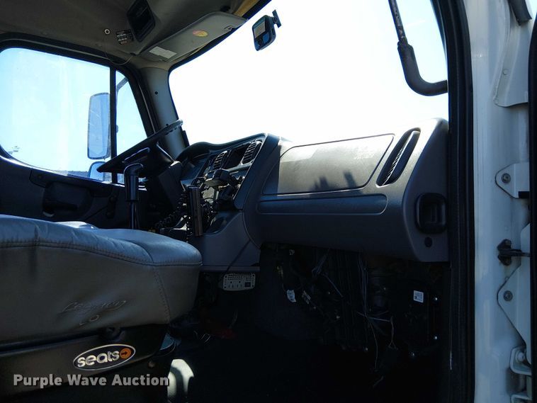 image for item NU9765 2014 Freightliner 108SD utility / service truck