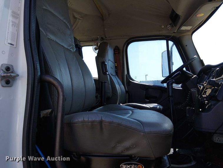 image for item NU9765 2014 Freightliner 108SD utility / service truck