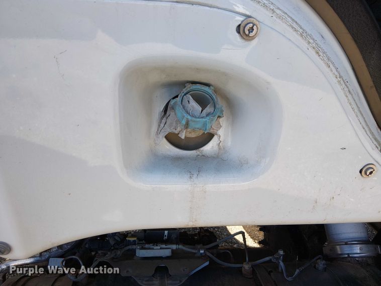 image for item NU9765 2014 Freightliner 108SD utility / service truck