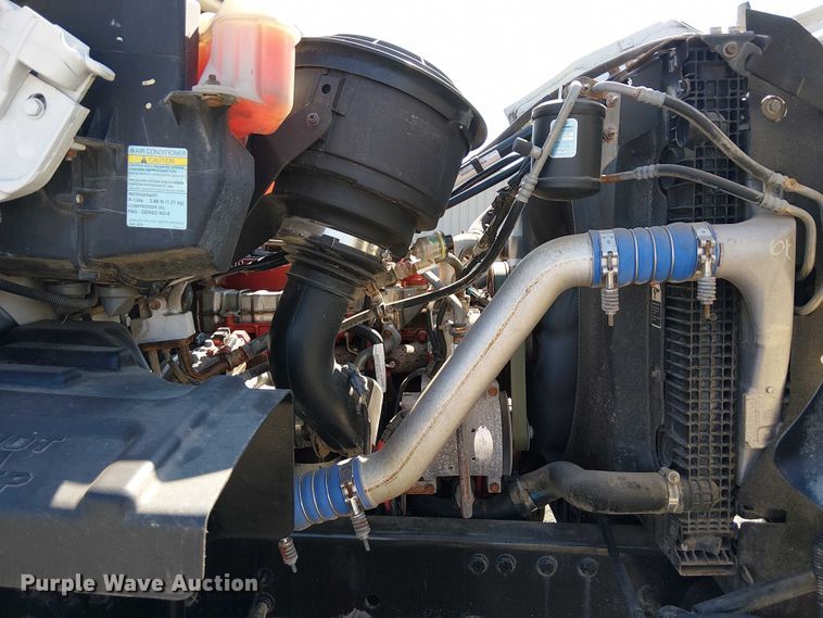 image for item NU9765 2014 Freightliner 108SD utility / service truck