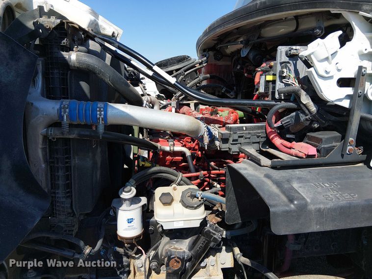 image for item NU9765 2014 Freightliner 108SD utility / service truck