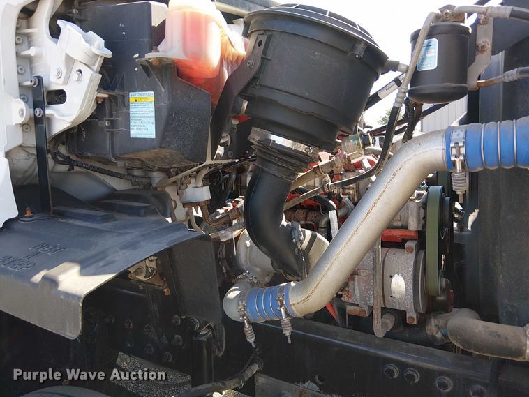 image for item NU9765 2014 Freightliner 108SD utility / service truck