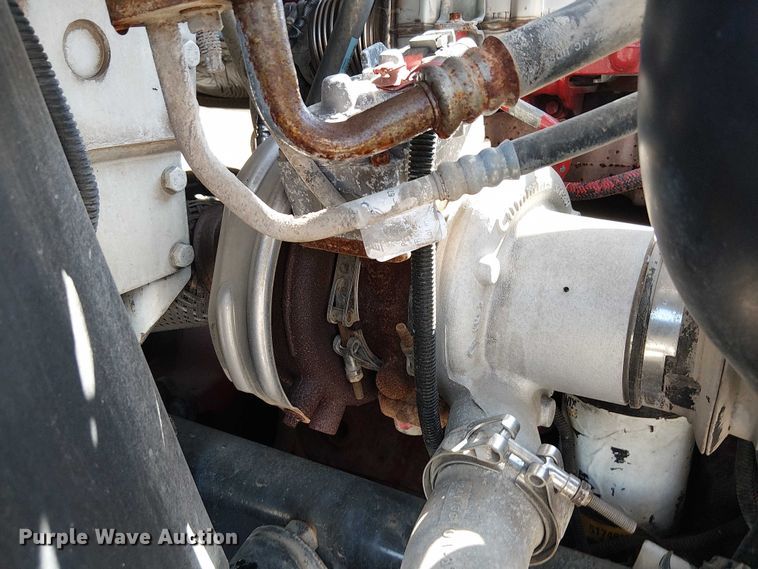 image for item NU9765 2014 Freightliner 108SD utility / service truck