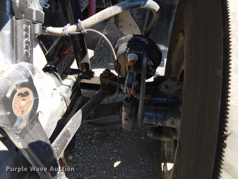 image for item NU9765 2014 Freightliner 108SD utility / service truck