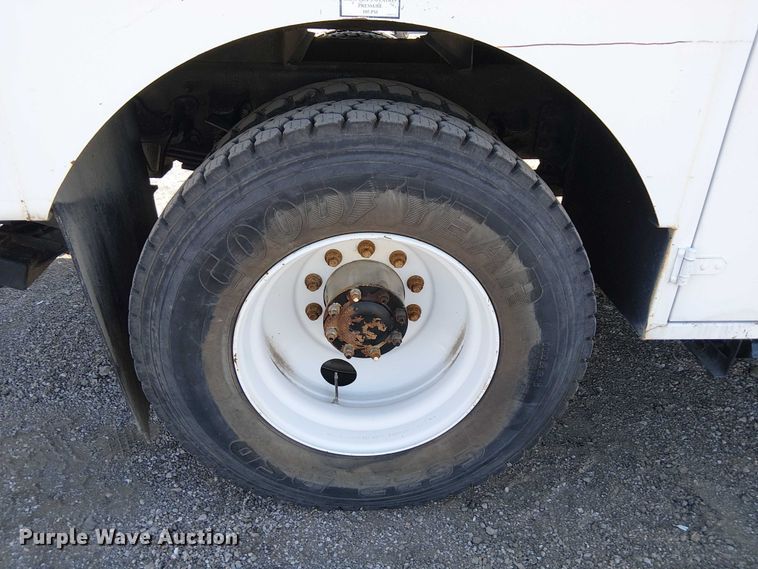 image for item NU9765 2014 Freightliner 108SD utility / service truck