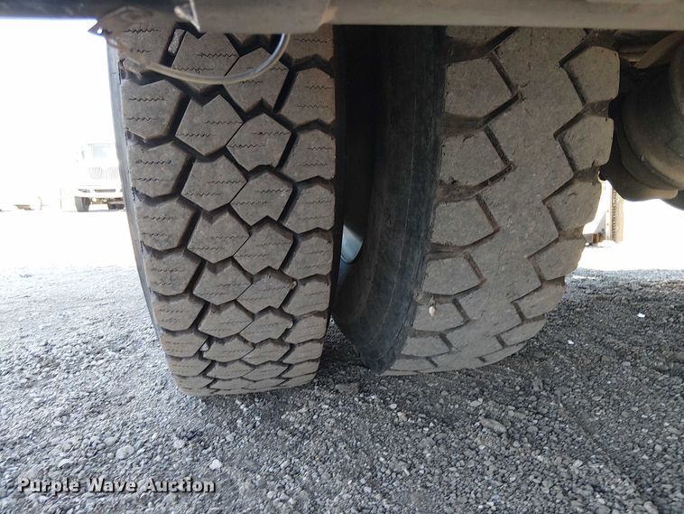 image for item NU9765 2014 Freightliner 108SD utility / service truck