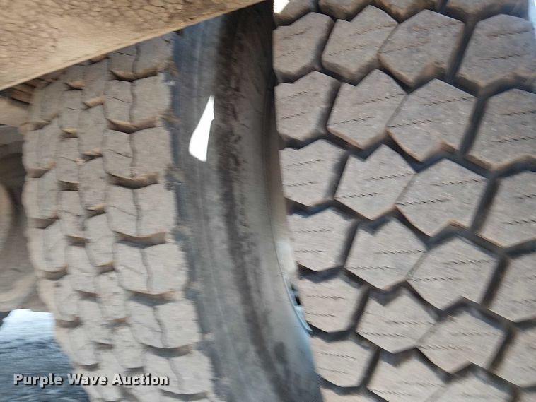 image for item NU9765 2014 Freightliner 108SD utility / service truck