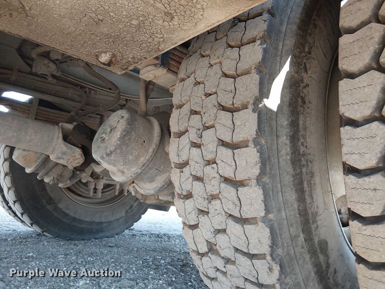 image for item NU9765 2014 Freightliner 108SD utility / service truck