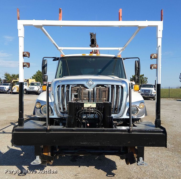 image for item NU9769 2008 International WorkStar 7500 Crew Cab crane truck