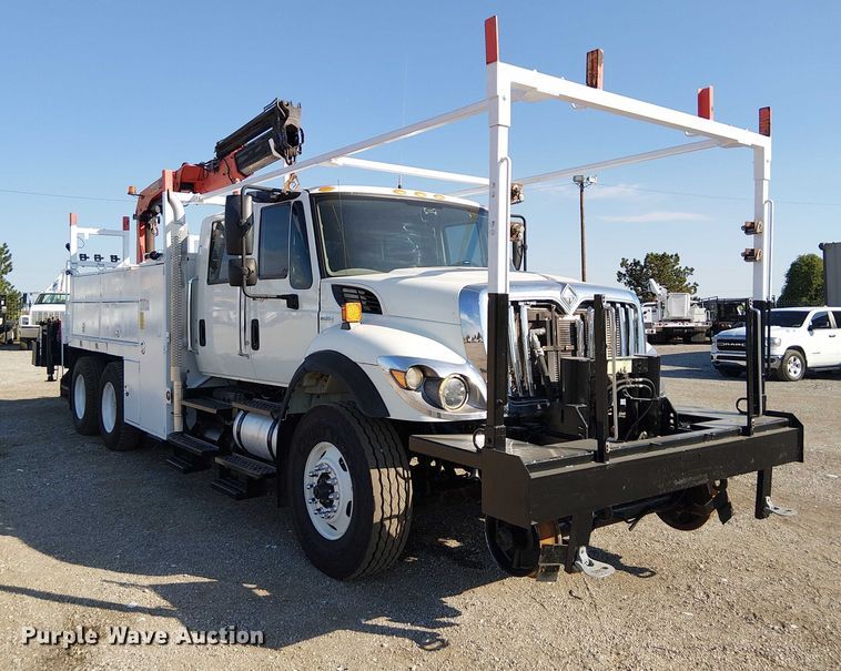 image for item NU9769 2008 International WorkStar 7500 Crew Cab crane truck