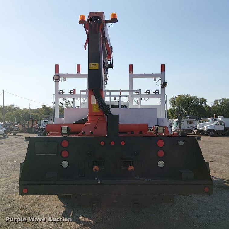 image for item NU9769 2008 International WorkStar 7500 Crew Cab crane truck