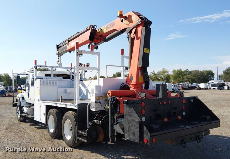 image for item NU9769 2008 International WorkStar 7500 Crew Cab crane truck