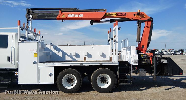 image for item NU9769 2008 International WorkStar 7500 Crew Cab crane truck