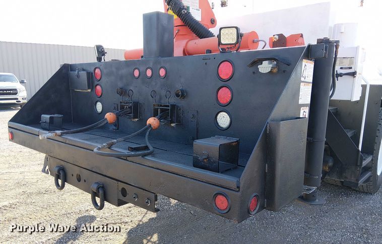 image for item NU9769 2008 International WorkStar 7500 Crew Cab crane truck