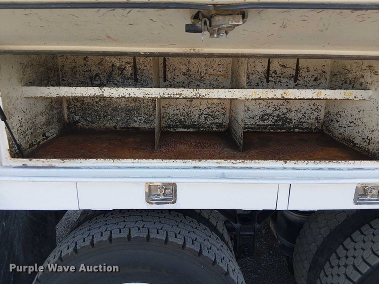 image for item NU9769 2008 International WorkStar 7500 Crew Cab crane truck