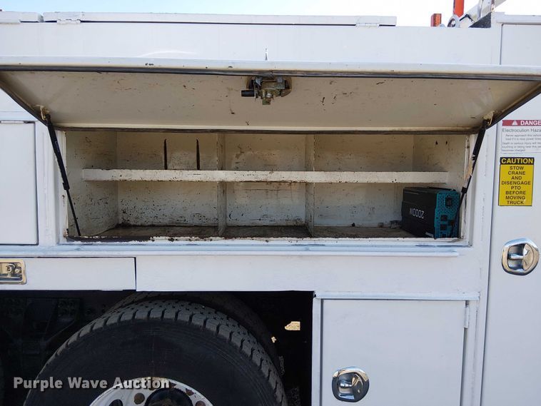 image for item NU9769 2008 International WorkStar 7500 Crew Cab crane truck