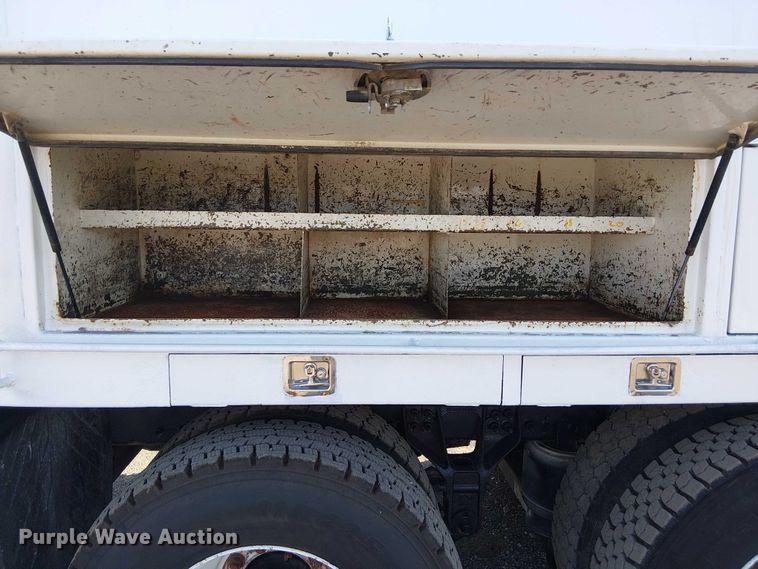 image for item NU9769 2008 International WorkStar 7500 Crew Cab crane truck