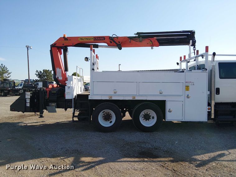 image for item NU9769 2008 International WorkStar 7500 Crew Cab crane truck