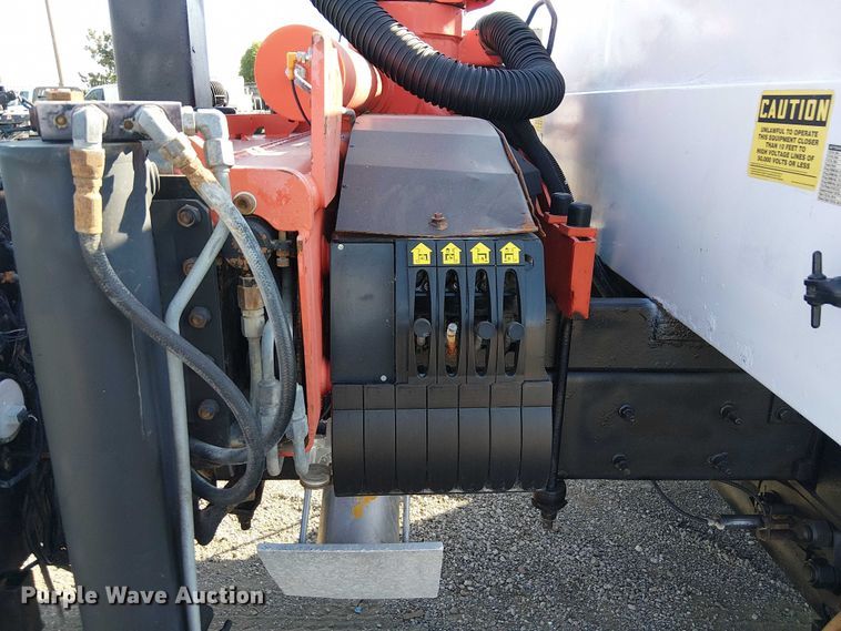 image for item NU9769 2008 International WorkStar 7500 Crew Cab crane truck