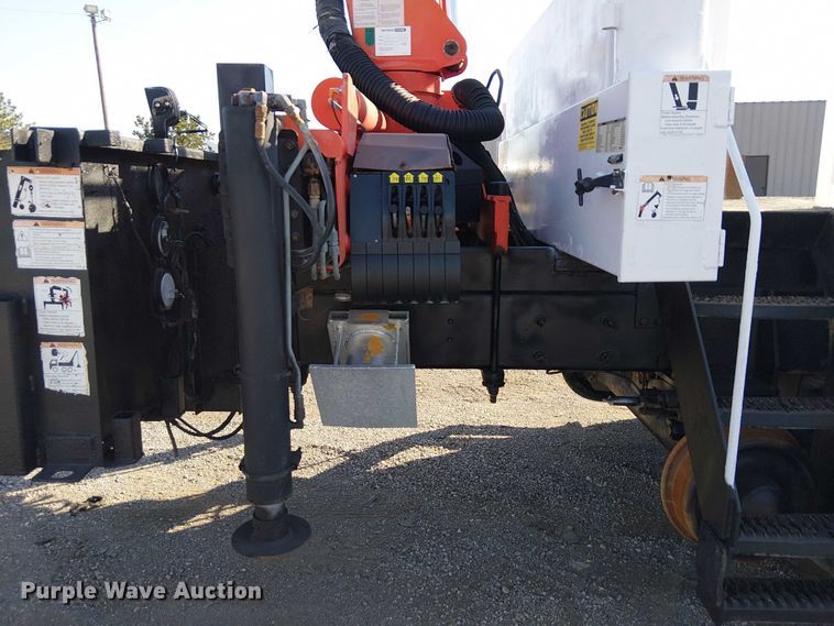 image for item NU9769 2008 International WorkStar 7500 Crew Cab crane truck