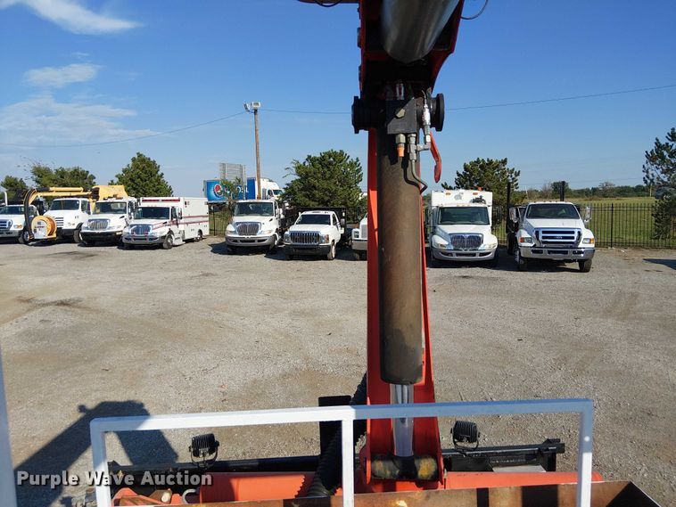 image for item NU9769 2008 International WorkStar 7500 Crew Cab crane truck