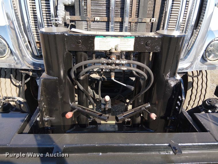 image for item NU9769 2008 International WorkStar 7500 Crew Cab crane truck