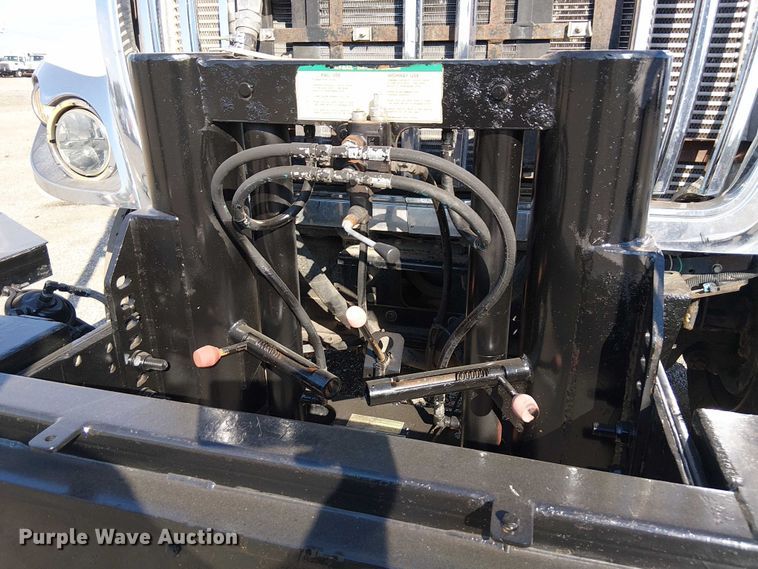 image for item NU9769 2008 International WorkStar 7500 Crew Cab crane truck