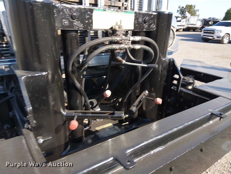 image for item NU9769 2008 International WorkStar 7500 Crew Cab crane truck