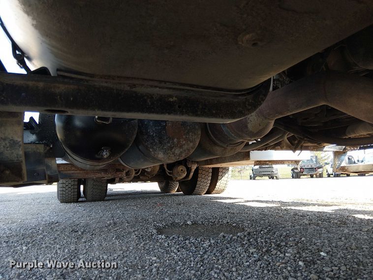 image for item NU9769 2008 International WorkStar 7500 Crew Cab crane truck