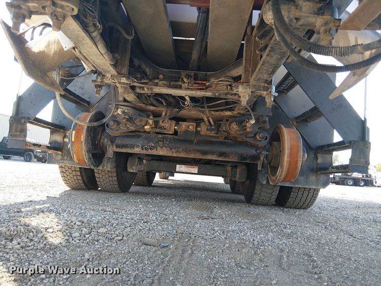 image for item NU9769 2008 International WorkStar 7500 Crew Cab crane truck