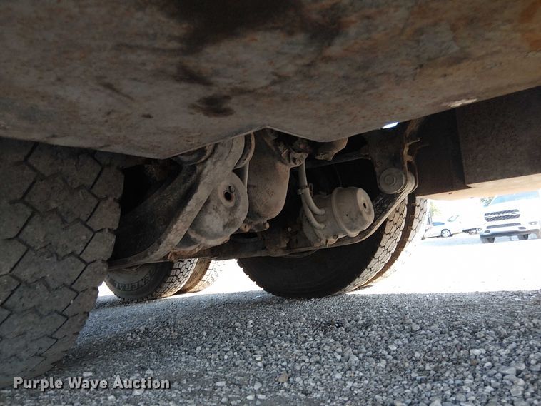 image for item NU9769 2008 International WorkStar 7500 Crew Cab crane truck