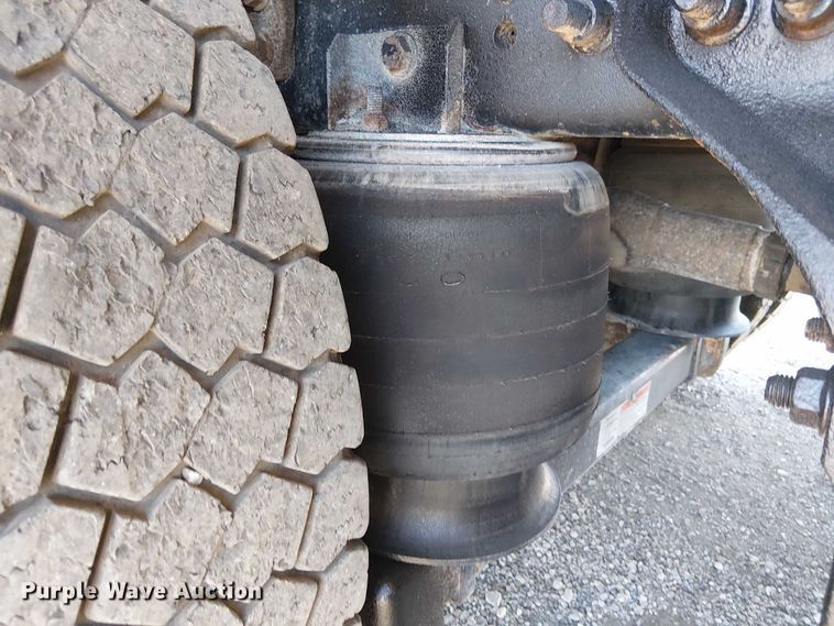 image for item NU9769 2008 International WorkStar 7500 Crew Cab crane truck