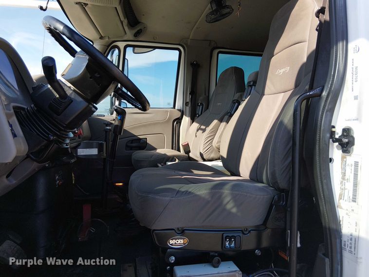 image for item NU9769 2008 International WorkStar 7500 Crew Cab crane truck