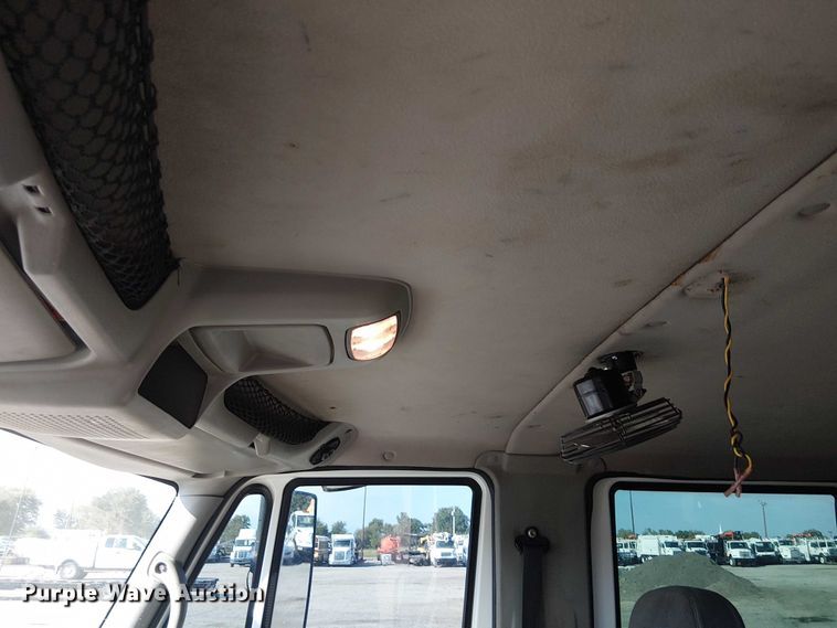 image for item NU9769 2008 International WorkStar 7500 Crew Cab crane truck