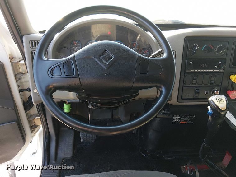 image for item NU9769 2008 International WorkStar 7500 Crew Cab crane truck