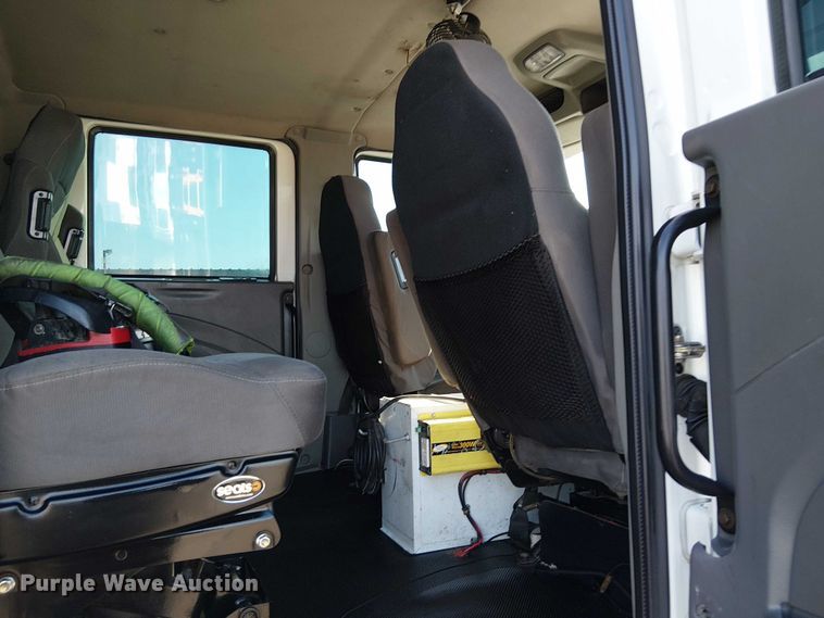 image for item NU9769 2008 International WorkStar 7500 Crew Cab crane truck