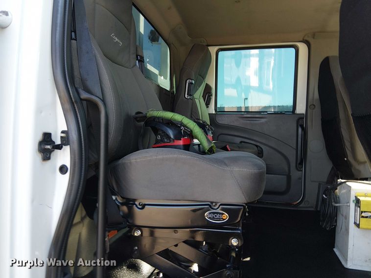 image for item NU9769 2008 International WorkStar 7500 Crew Cab crane truck