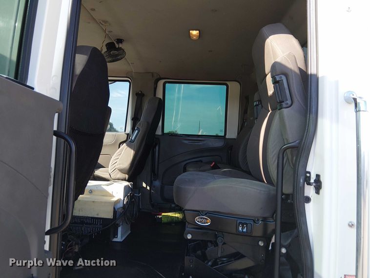 image for item NU9769 2008 International WorkStar 7500 Crew Cab crane truck