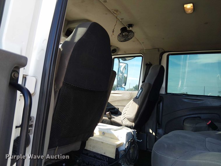 image for item NU9769 2008 International WorkStar 7500 Crew Cab crane truck