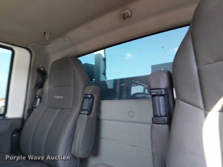 image for item NU9769 2008 International WorkStar 7500 Crew Cab crane truck