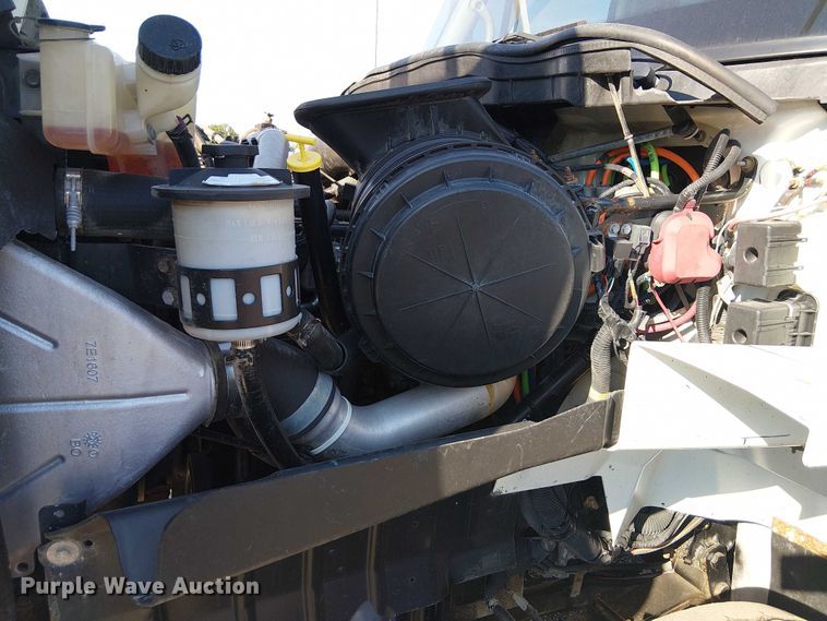 image for item NU9769 2008 International WorkStar 7500 Crew Cab crane truck